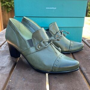 NIB Mentha Shoes Green size 36